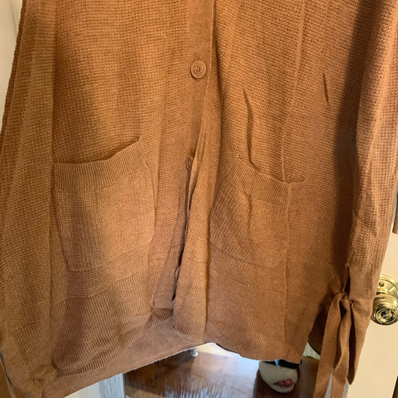 Lightweight Camel Cardigan - Picture 3 of 5
